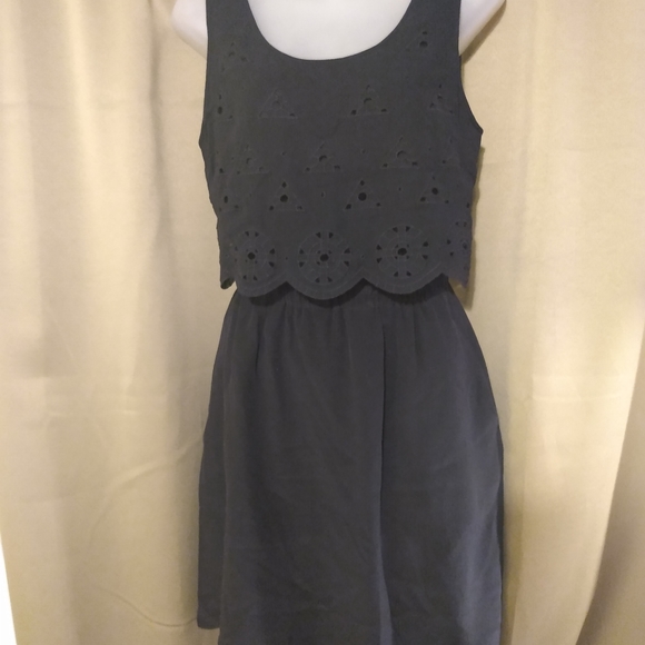 Broadway & Broome Silk Dress with a Overlay Top - Picture 6 of 8